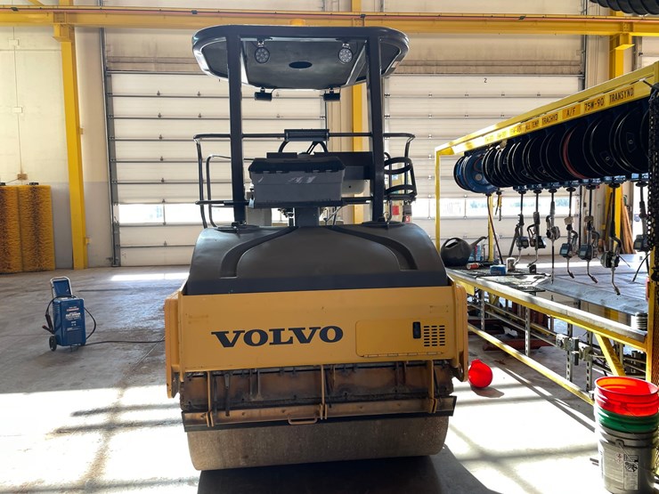 #1537-•-2010-volvo-dd70-vibratory-compactor-image-2