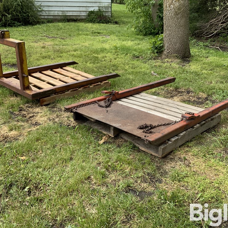 3-Pt & Loader Hay Bale Forks