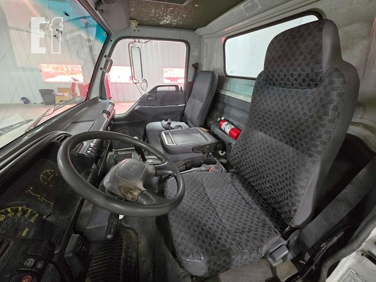 2006-isuzu-npr-hd-image-9