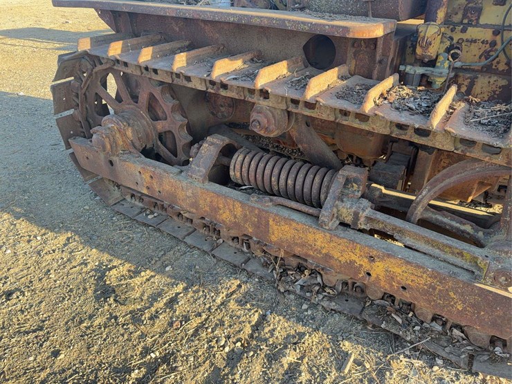 caterpillar-thirty-image-6