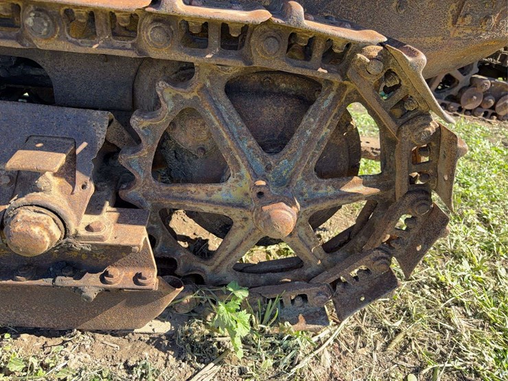 caterpillar-ten-image-34