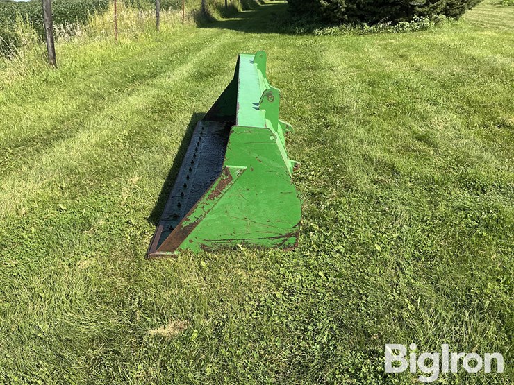 john-deere-8'-loader-bucket-image-8