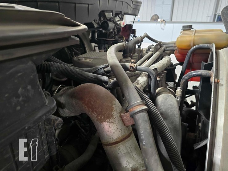 2015-international-durastar-4400-image-23
