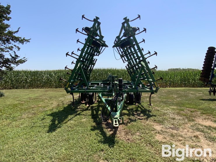 john-deere-980-32'-field-cultivator-image-2