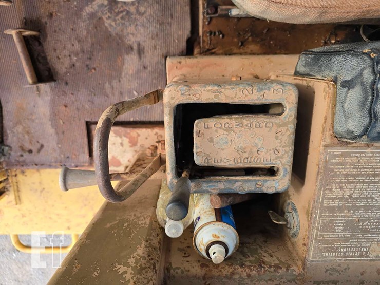 1979-caterpillar-d8k-image-23