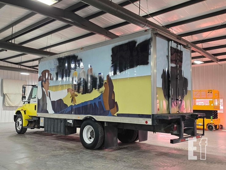 2010-international-durastar-4300-image-4