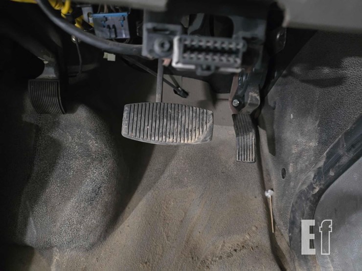 2013-ford-econoline-350-image-11