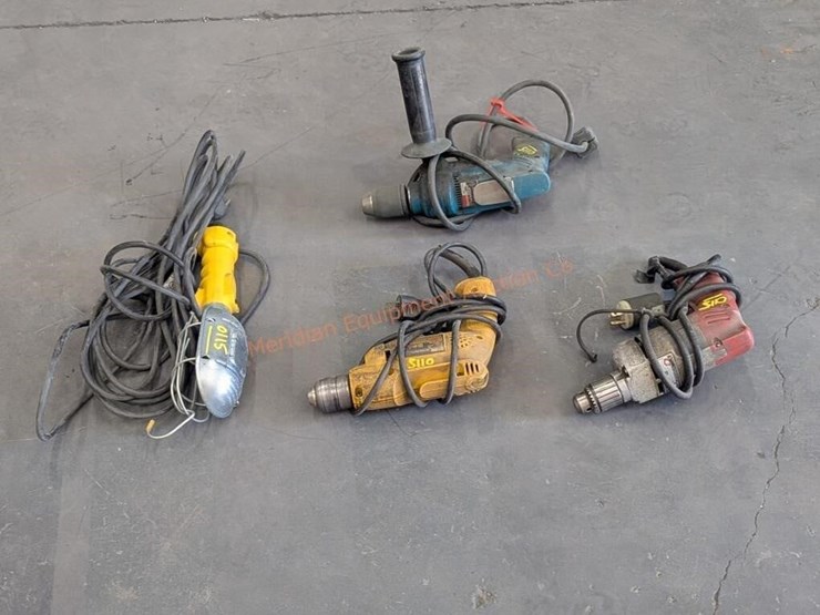 assorted-dewalt-&-milwaukee-drills-image-5