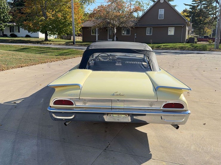 1960-ford-sunliner-image-4