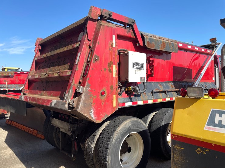 #1503-•-2018-international-7600-quad-axle-dump-truck-(has-wi-title)-with-accessories-image-4