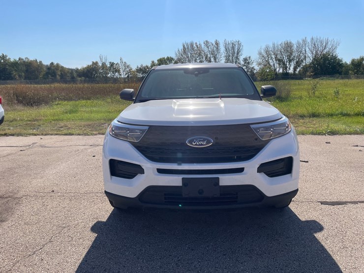 #1526-•-2021-ford-explorer-awd-suv-(has-wi-title)-image-2