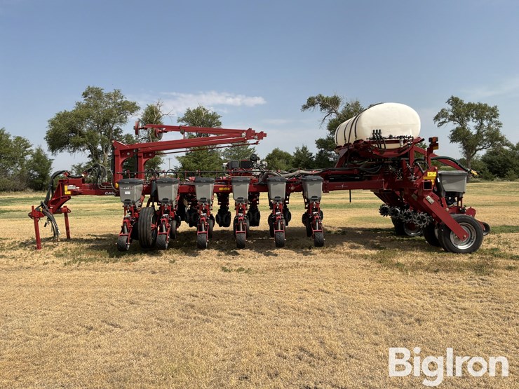 2018-case-ih-early-riser-2150-16r30"-planter-image-8