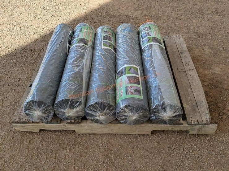 5--rolls-landscape-fabric-6'x300'-image-2