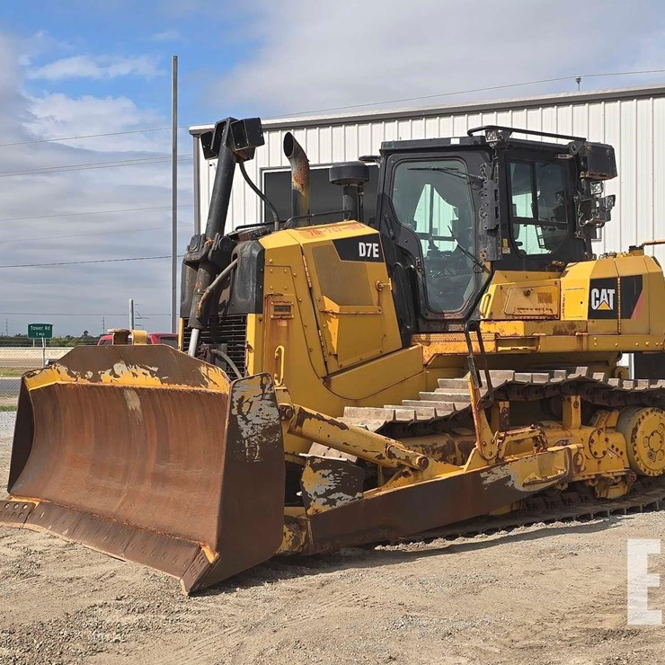 2017 CATERPILLAR D7E