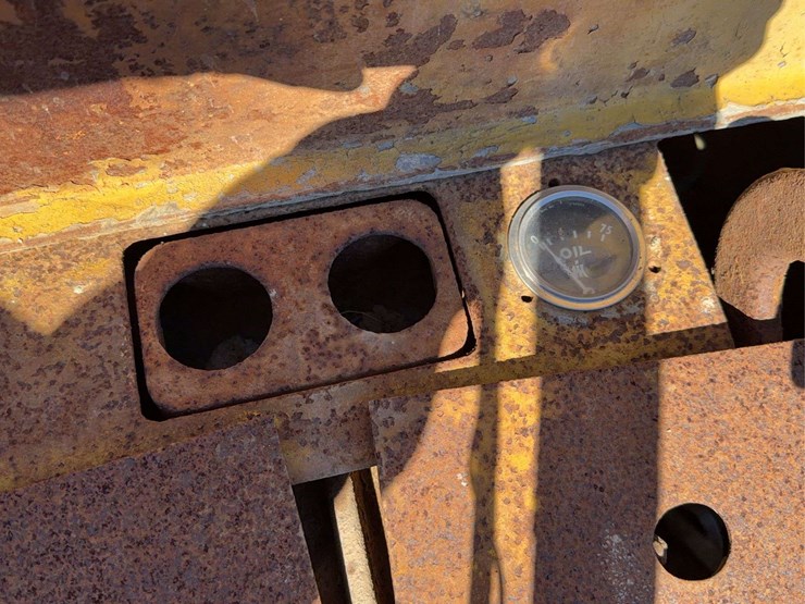caterpillar-2-ton-image-28