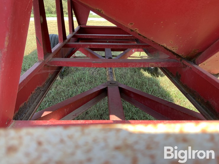 lundell-1290-gravity-wagon-image-17