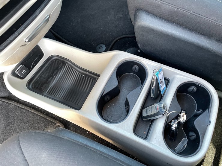 #1521-•-2021-chrysler-voyager-mini-van-(has-wi-title)-image-27