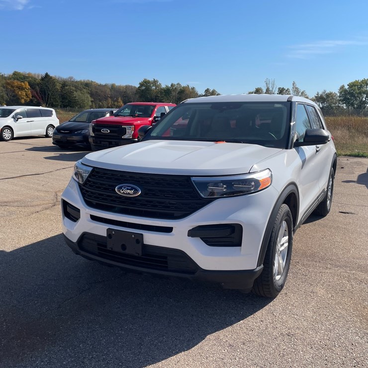 #1529 • 2021 Ford Explorer AWD SUV (Has WI Title)