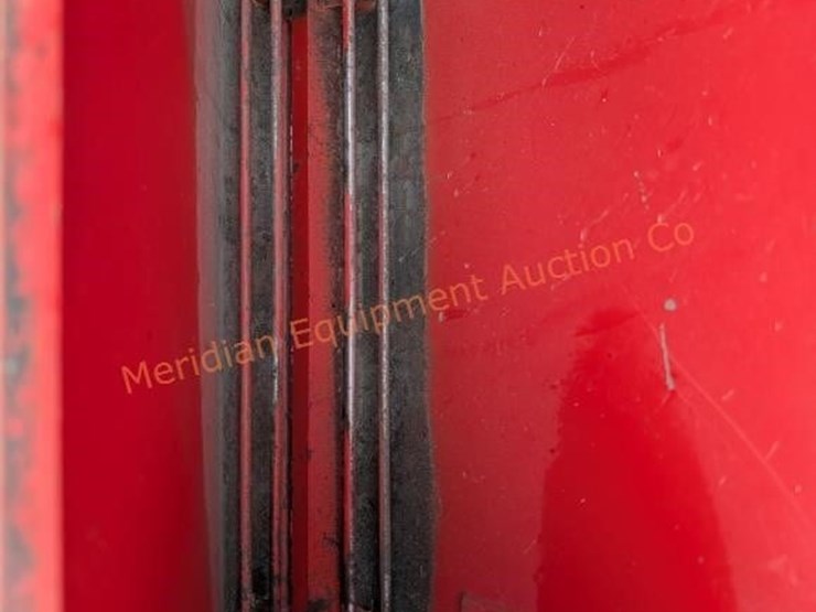 brillion-sure-stand-8'-3pt-seeder-image-11
