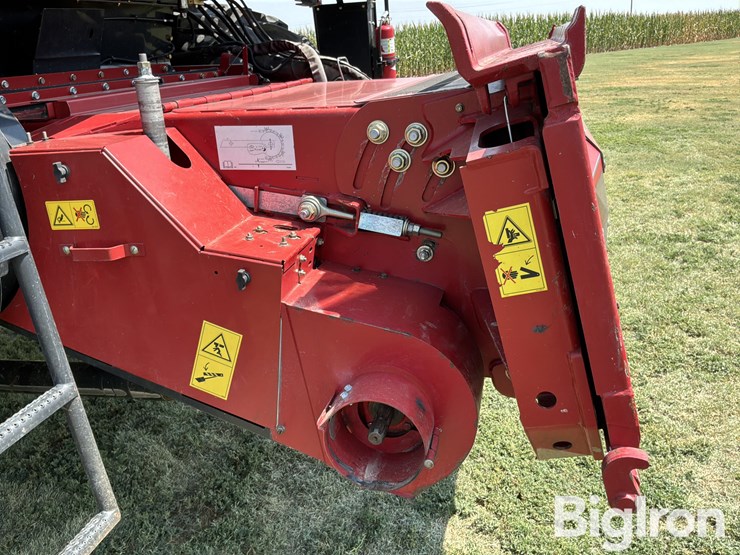 2013-case-ih-7130-axial-flow-2wd-combine-image-20