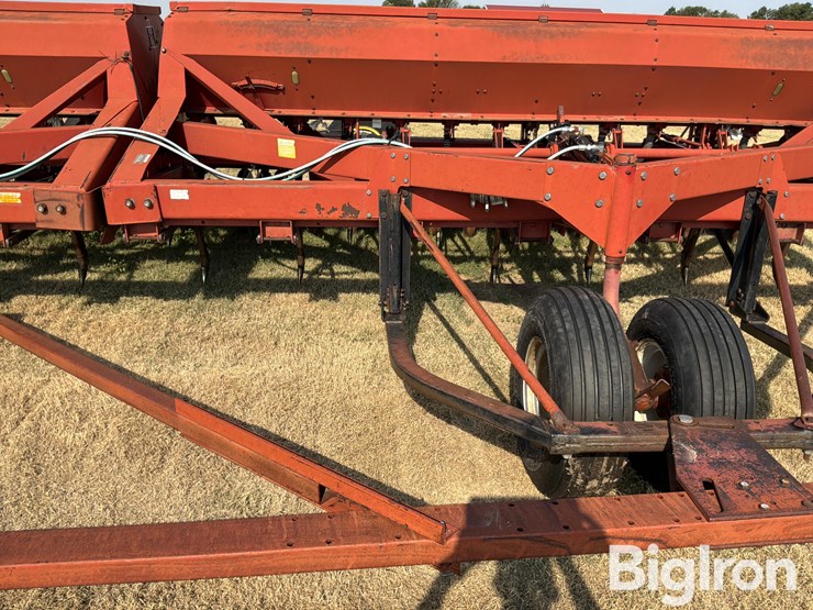 1994-international-7100-hoe-drills-w/transport-image-12