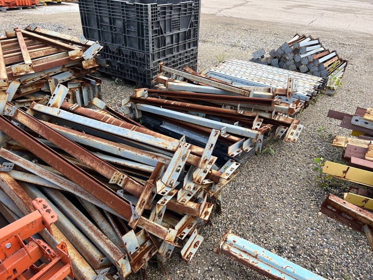#2103-•-steel-pallet-racking-upright-frames,-cross-beams,-and-more-image-21