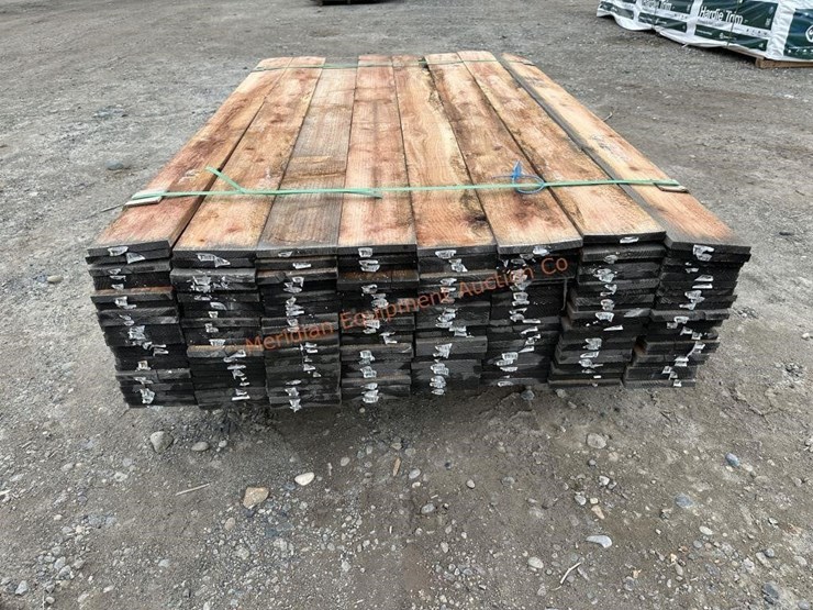 ~147--dog-ear-cedar-fencing-pieces-image-13