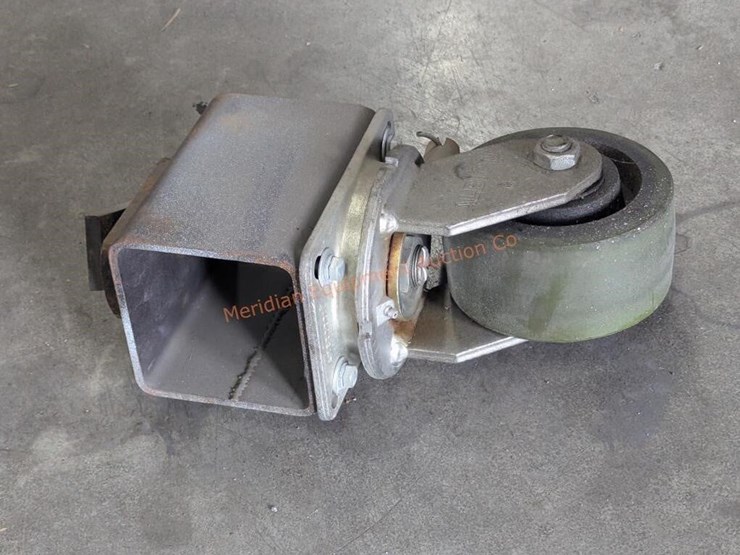 6"-hd-albion-caster-wheels-w/-sb-container-locks-image-9