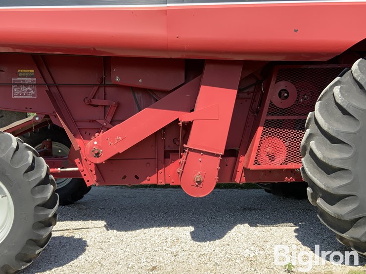 1992-case-ih-1640-2wd-combine-image-18