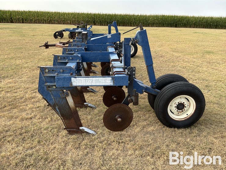 1997-blu-jet-3-pt-sub-tiller-9-shank-ripper-plow-w/anhydrous-tubes-image-4