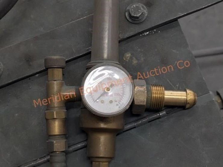 miller-millermatic-200-welder-image-14