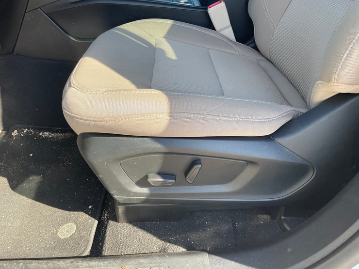 #1529-•-2021-ford-explorer-awd-suv-(has-wi-title)-image-17