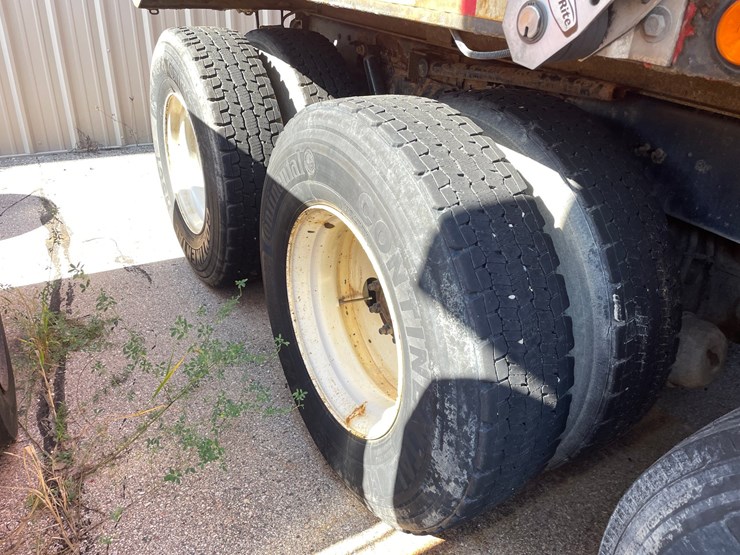 #1503-•-2018-international-7600-quad-axle-dump-truck-(has-wi-title)-with-accessories-image-18