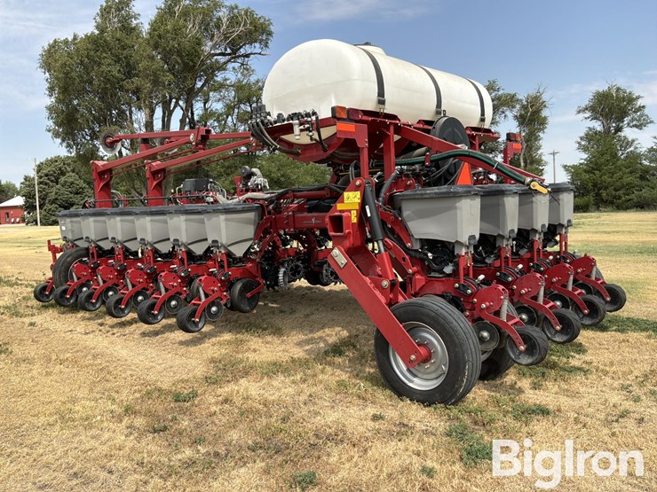 2018-case-ih-early-riser-2150-16r30"-planter-image-7