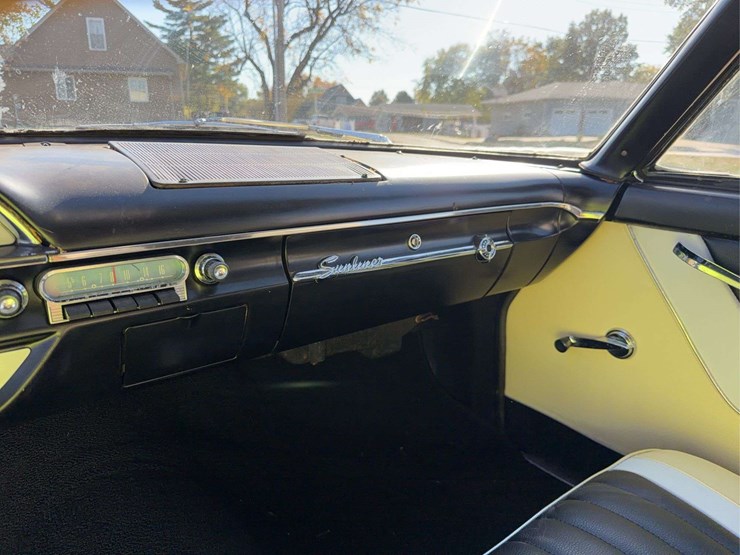 1960-ford-sunliner-image-52