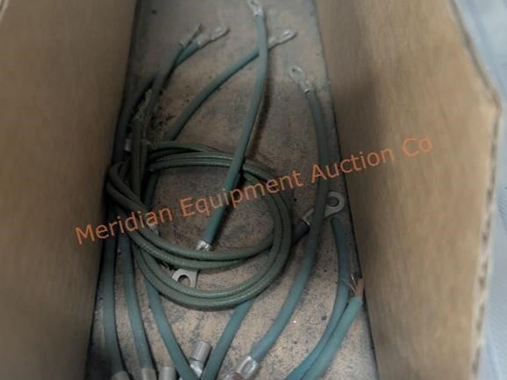 wire-rolling-rack-w/-assorted-electrical-parts-image-12