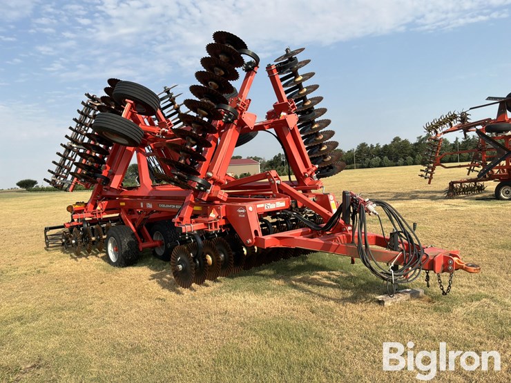 2018-kuhn-krause-excelerator-8005-vertical-tillage-image-3