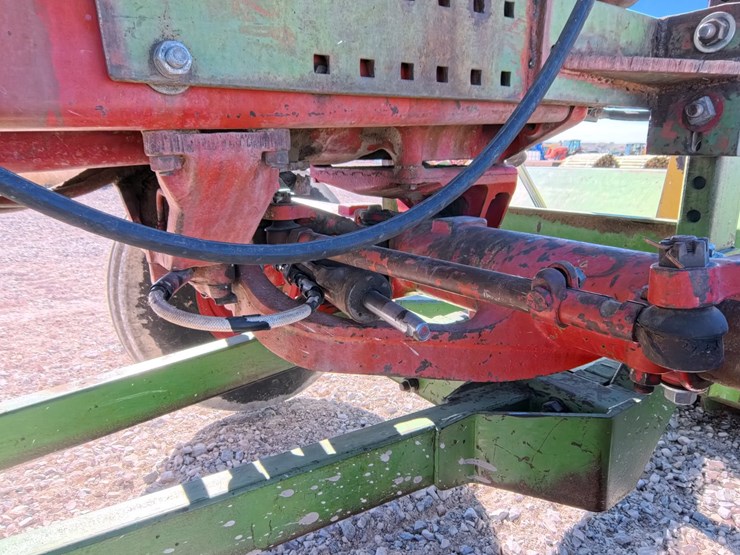 #1056-•-international-986-tractor-image-22