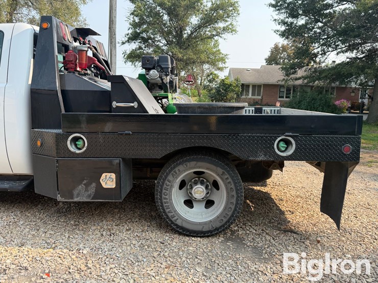 2009-chevrolet-silverado-3500-hd-4x4-flatbed-service-truck-image-18
