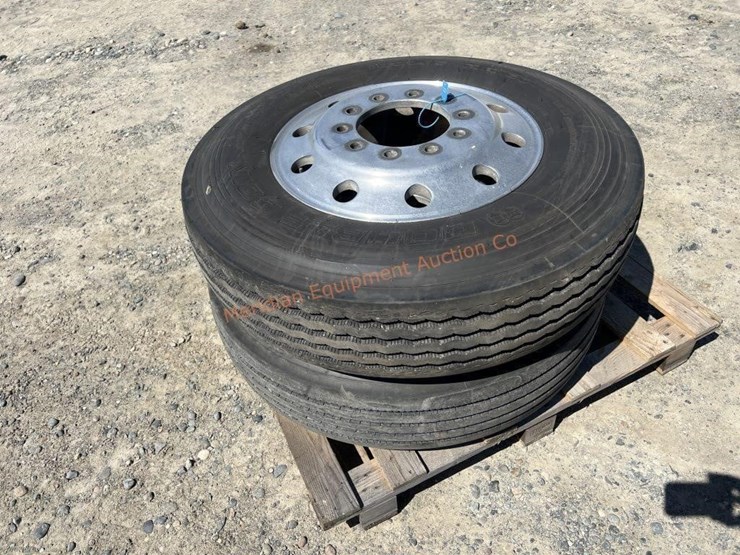 2-11r22.4-truck-tires-w/-aluminum-rims-image-5