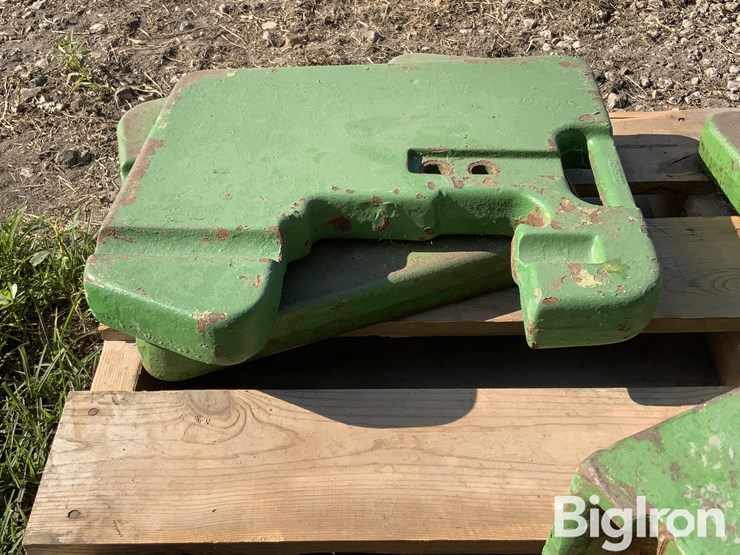john-deere-100#-tractor-suitcase-weights-image-12