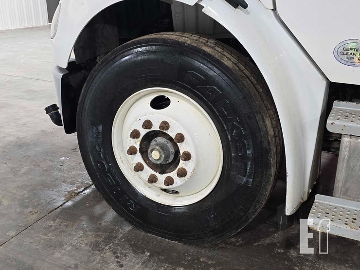 2019-freightliner-business-class-m2-106-image-19