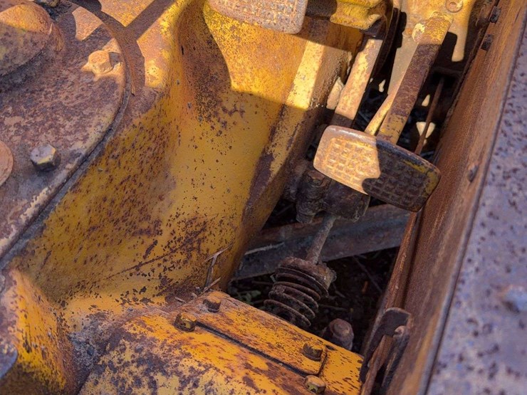 caterpillar-ten-image-21