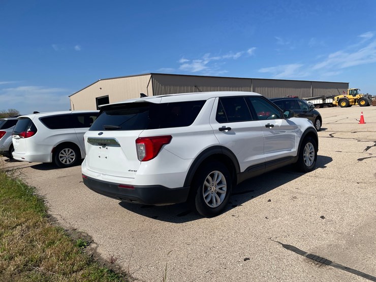#1526-•-2021-ford-explorer-awd-suv-(has-wi-title)-image-30