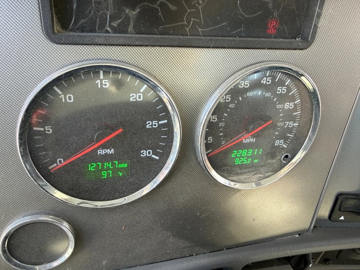2020-kenworth-t370-image-15