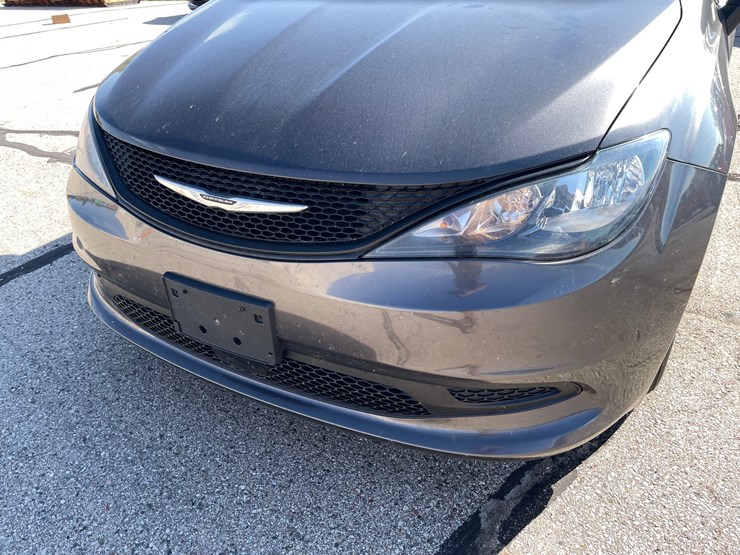 #1521-•-2021-chrysler-voyager-mini-van-(has-wi-title)-image-11