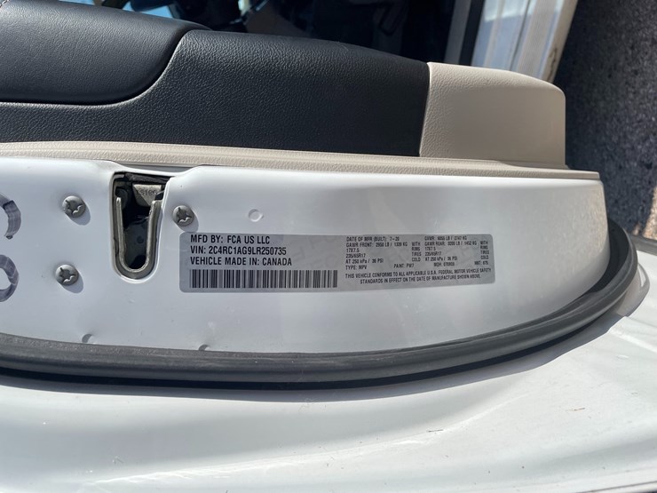 #1516-•-2020-chrysler-voyager-mini-van-(has-wi-title)-image-36