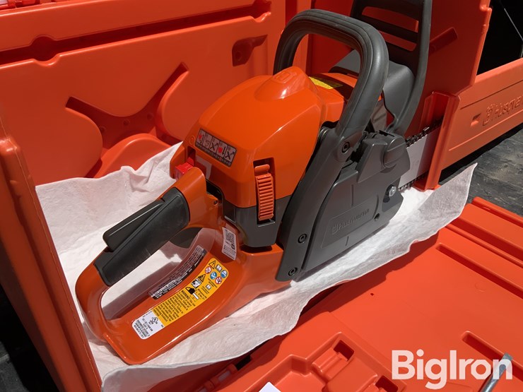 husqvarna-450x-rancher-chainsaw-image-11