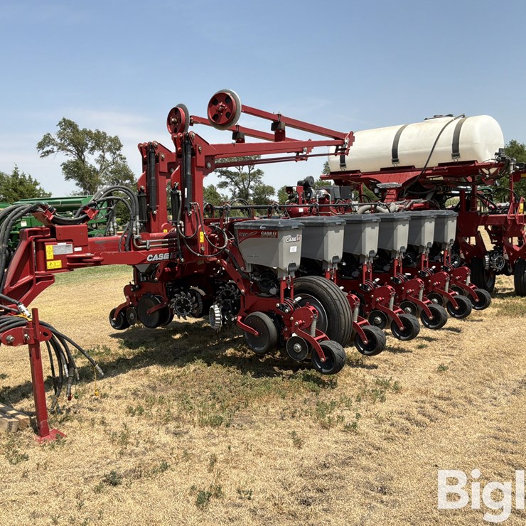 2018 Case IH Early Riser 2150 16R30" Planter