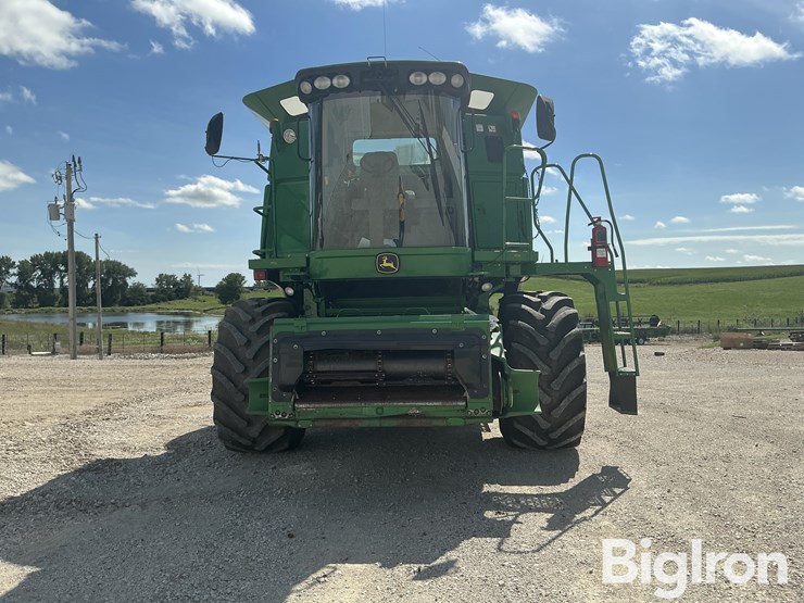2010-john-deere-9670-sts-4wd-combine-image-2